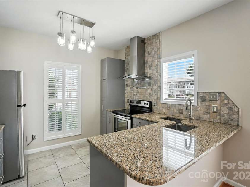 4133 Carl Parmer Drive, Harrisburg, NC 28075.  MLS# CAR4288462, YatesRealty ID 5595. Kitchen