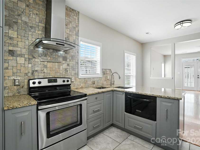 4133 Carl Parmer Drive, Harrisburg, NC 28075.  MLS# CAR4288462, YatesRealty ID 5595. Kitchen