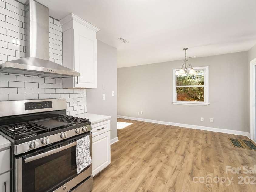 4209 Donnybrook Place, Charlotte, NC 28205.  MLS# CAR4329646, YatesRealty ID 5595. 