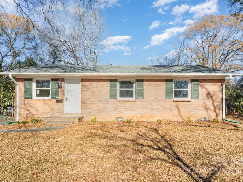 4209 Donnybrook Place, Charlotte, NC 28205.  MLS# CAR4329646, YatesRealty ID 5595. 