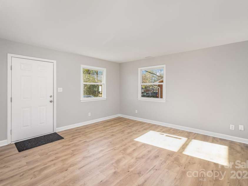 4209 Donnybrook Place, Charlotte, NC 28205.  MLS# CAR4329646, YatesRealty ID 5595. 