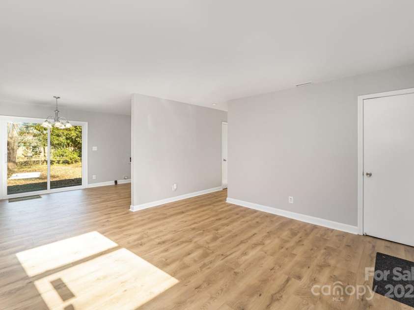 4209 Donnybrook Place, Charlotte, NC 28205.  MLS# CAR4329646, YatesRealty ID 5595. 