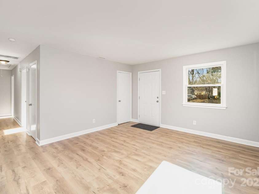 4209 Donnybrook Place, Charlotte, NC 28205.  MLS# CAR4329646, YatesRealty ID 5595. 