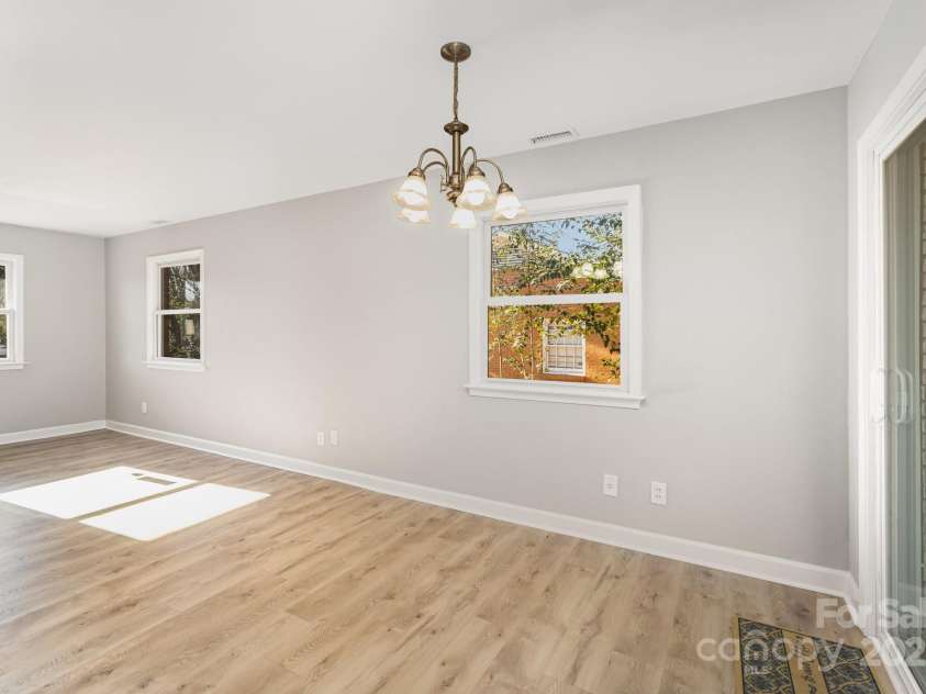 4209 Donnybrook Place, Charlotte, NC 28205.  MLS# CAR4329646, YatesRealty ID 5595. 