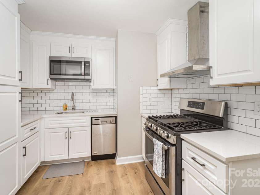 4209 Donnybrook Place, Charlotte, NC 28205.  MLS# CAR4329646, YatesRealty ID 5595. 