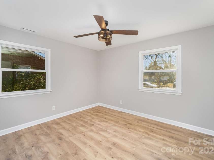 4209 Donnybrook Place, Charlotte, NC 28205.  MLS# CAR4329646, YatesRealty ID 5595. 