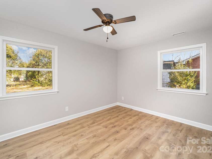 4209 Donnybrook Place, Charlotte, NC 28205.  MLS# CAR4329646, YatesRealty ID 5595. 
