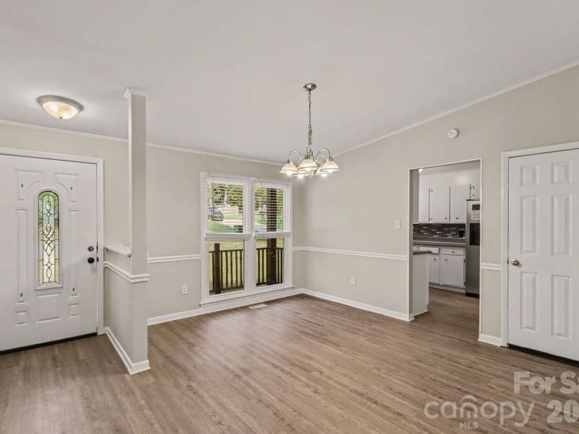 8204 Strawberry Point Drive, Charlotte, NC 28215.  MLS# CAR4432654, YatesRealty ID 55951. 
