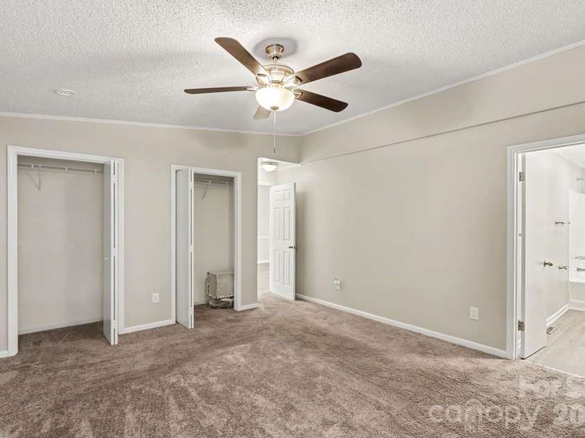 8204 Strawberry Point Drive, Charlotte, NC 28215.  MLS# CAR4432654, YatesRealty ID 55951. 