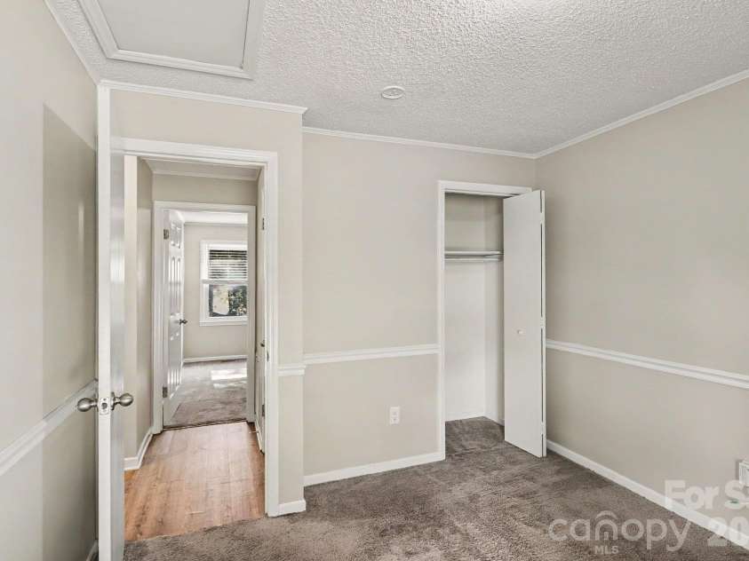 8204 Strawberry Point Drive, Charlotte, NC 28215.  MLS# CAR4432654, YatesRealty ID 55951. 