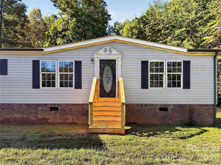 124 Tyler Terrace, Rutherfordton, NC 28139.  MLS# CAR4431827, YatesRealty ID 55954. Front Door/Entrance