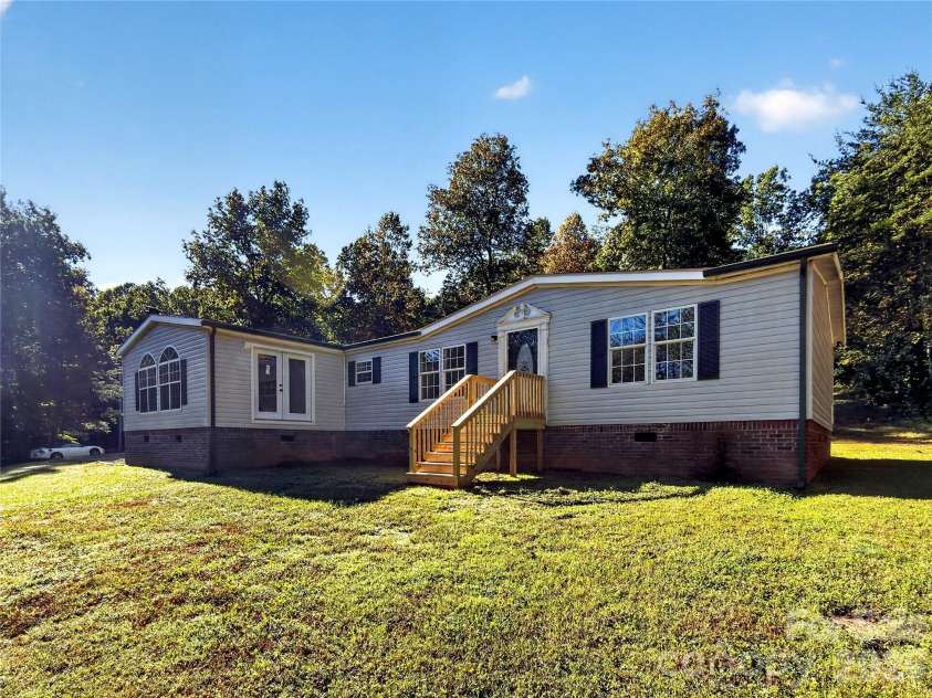124 Tyler Terrace, Rutherfordton, NC 28139.  MLS# CAR4431827, YatesRealty ID 55954. Front View