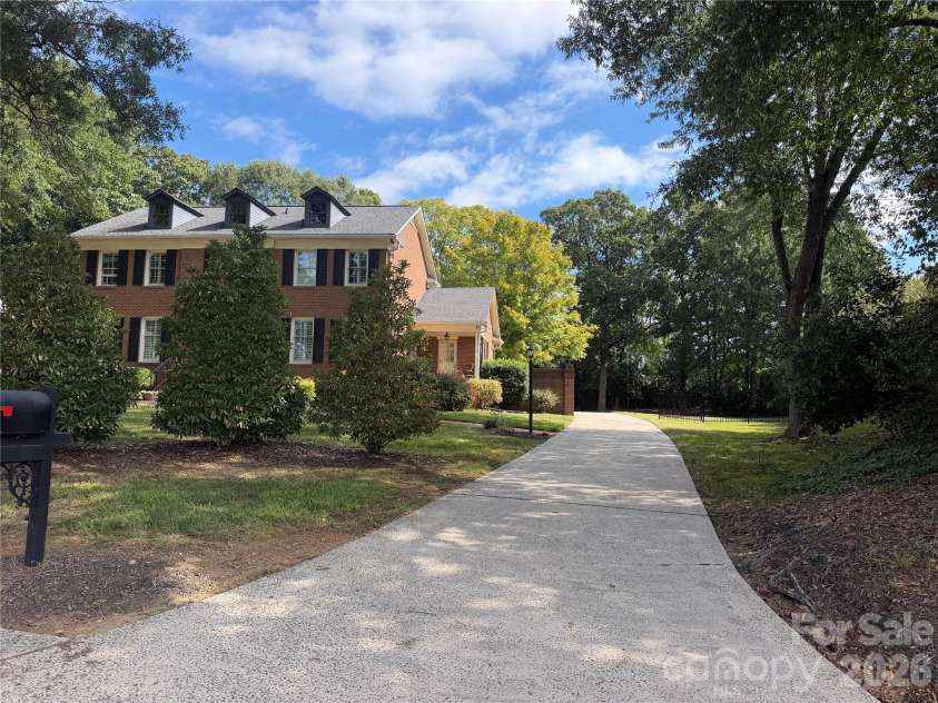 4533 Arborway Way, Charlotte, NC 28211.  MLS# CAR4432154, YatesRealty ID 55957. 