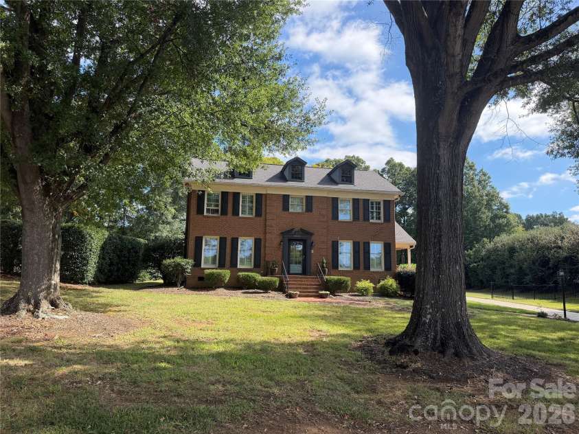 4533 Arborway Way, Charlotte, NC 28211.  MLS# CAR4432154, YatesRealty ID 55957. 