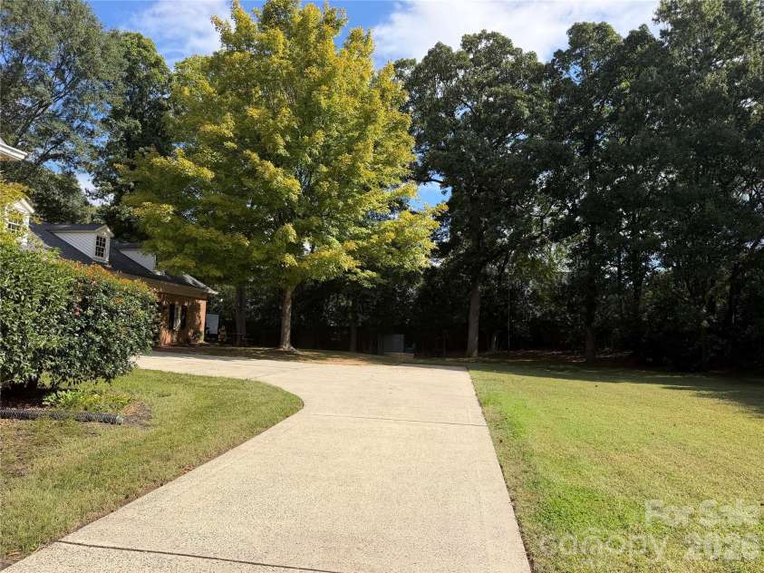4533 Arborway Way, Charlotte, NC 28211.  MLS# CAR4432154, YatesRealty ID 55957. 