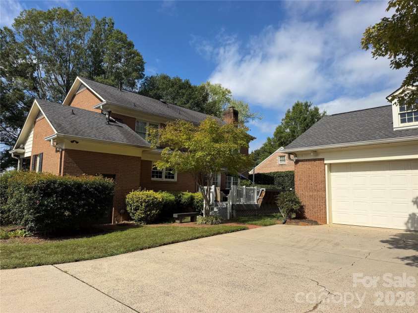 4533 Arborway Way, Charlotte, NC 28211.  MLS# CAR4432154, YatesRealty ID 55957. 
