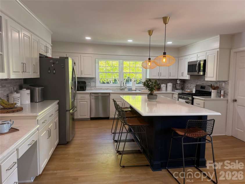 4533 Arborway Way, Charlotte, NC 28211.  MLS# CAR4432154, YatesRealty ID 55957. 