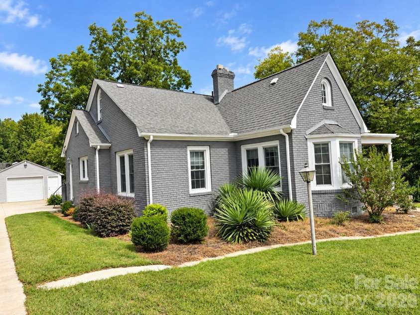 309 17th Road, Kannapolis, NC 28083.  MLS# CAR4433362, YatesRealty ID 55958. 