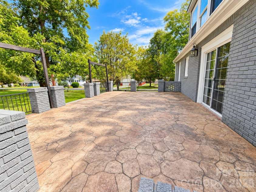 309 17th Road, Kannapolis, NC 28083.  MLS# CAR4433362, YatesRealty ID 55958. 