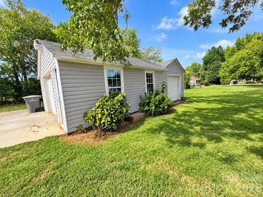 309 17th Road, Kannapolis, NC 28083.  MLS# CAR4433362, YatesRealty ID 55958. 