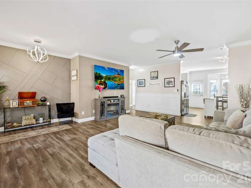 6406 Castlewynd Court, Charlotte, NC 28212.  MLS# CAR4350709, YatesRealty ID 5596. 
