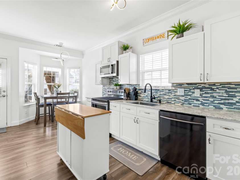 6406 Castlewynd Court, Charlotte, NC 28212.  MLS# CAR4350709, YatesRealty ID 5596. 