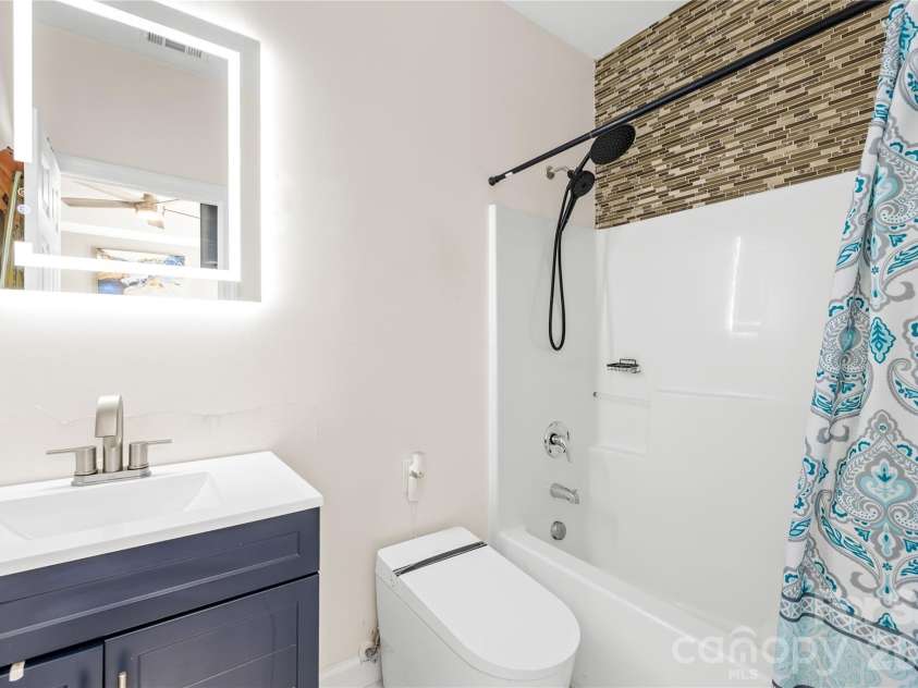 6406 Castlewynd Court, Charlotte, NC 28212.  MLS# CAR4350709, YatesRealty ID 5596. 