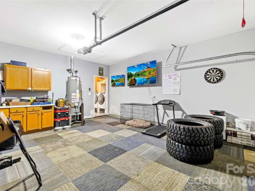 6406 Castlewynd Court, Charlotte, NC 28212.  MLS# CAR4350709, YatesRealty ID 5596. 
