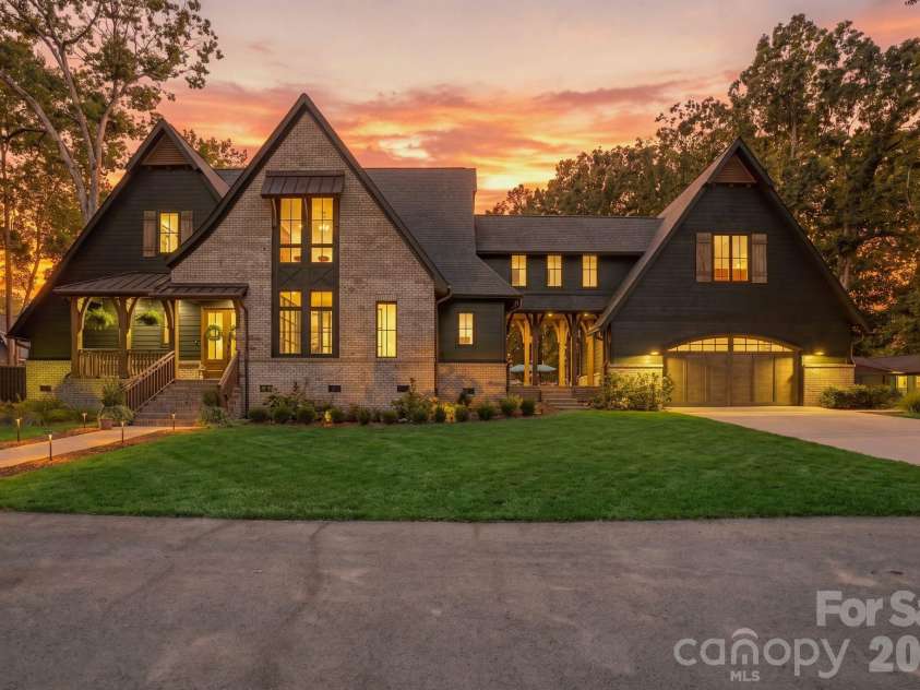 20020 Schooner Drive, Cornelius, NC 28031.  MLS# CAR4424974, YatesRealty ID 55960. 