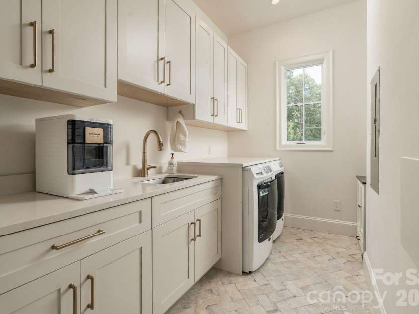 20020 Schooner Drive, Cornelius, NC 28031.  MLS# CAR4424974, YatesRealty ID 55960. 