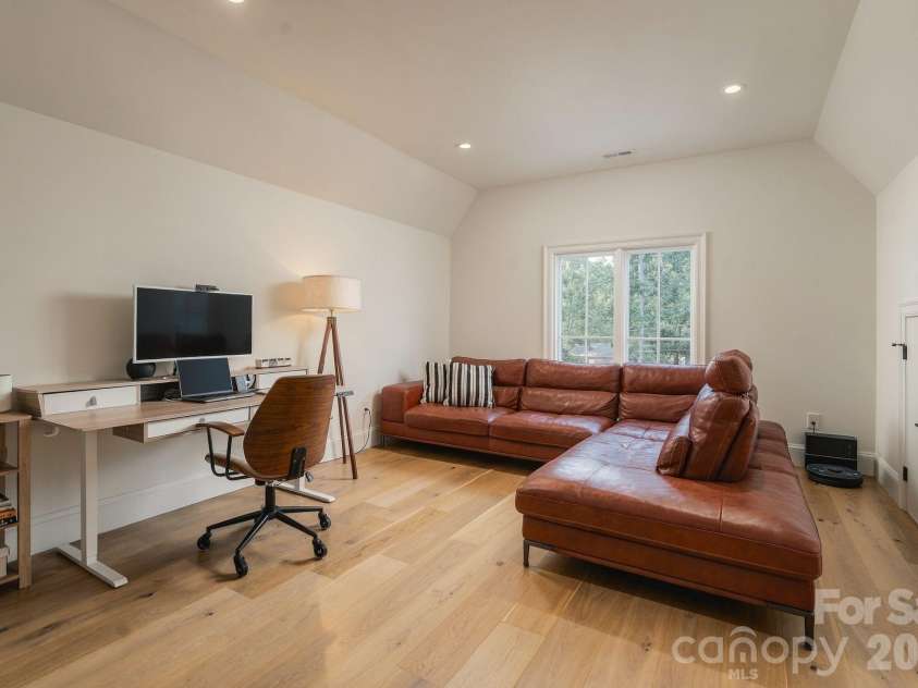 20020 Schooner Drive, Cornelius, NC 28031.  MLS# CAR4424974, YatesRealty ID 55960. 
