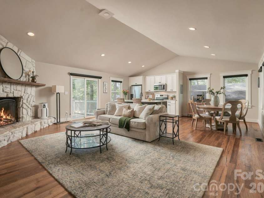 20020 Schooner Drive, Cornelius, NC 28031.  MLS# CAR4424974, YatesRealty ID 55960. 