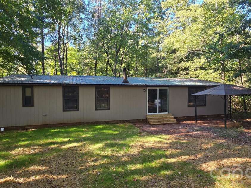 127 Louise Drive, Mooresville, NC 28115.  MLS# CAR4432741, YatesRealty ID 55961. 