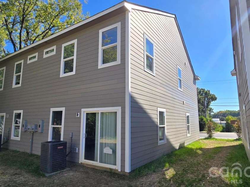 3924 Tuckaseegee Road, Charlotte, NC 28208.  MLS# CAR4433383, YatesRealty ID 55964. 