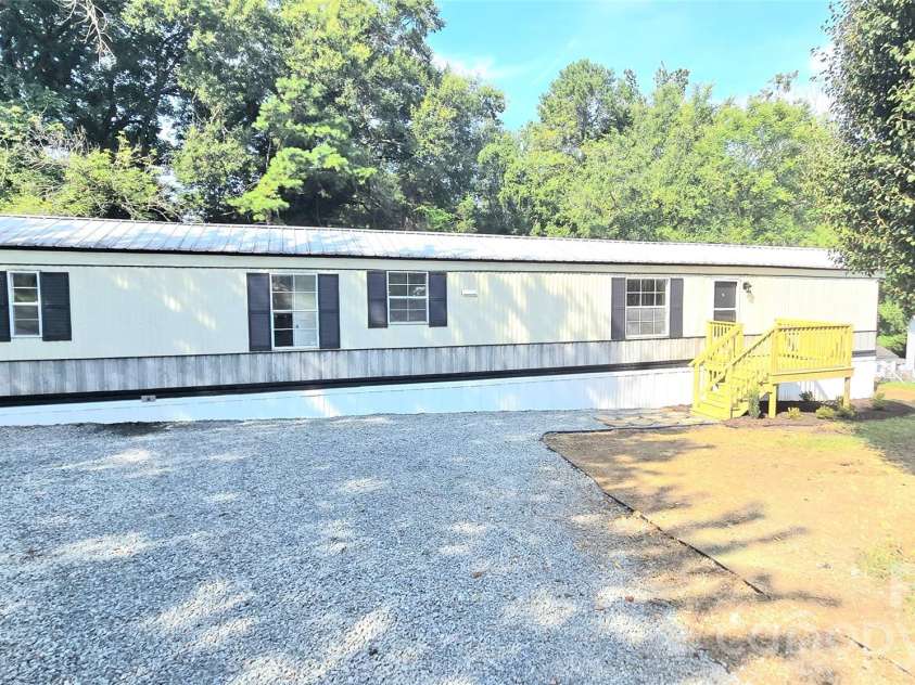 968 Cy Circle, Concord, NC 28025.  MLS# CAR4431895, YatesRealty ID 55968. 