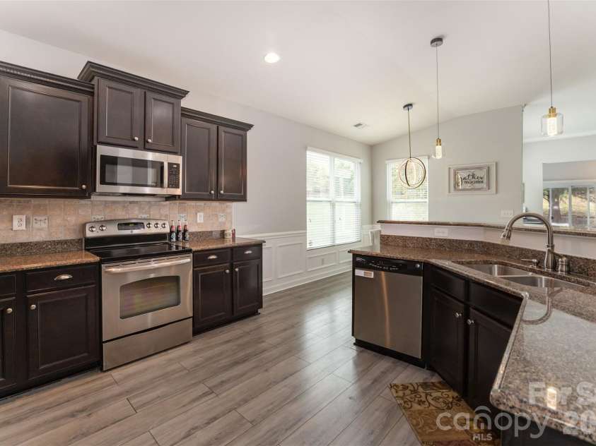 8708 Artesa Mill Lane, Charlotte, NC 28214.  MLS# CAR4352458, YatesRealty ID 5597. 