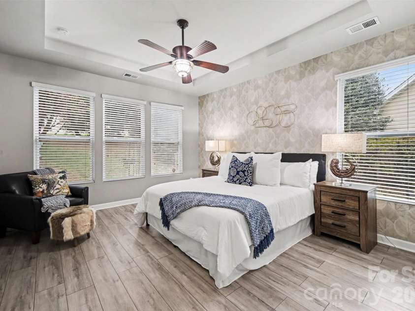 8708 Artesa Mill Lane, Charlotte, NC 28214.  MLS# CAR4352458, YatesRealty ID 5597. 