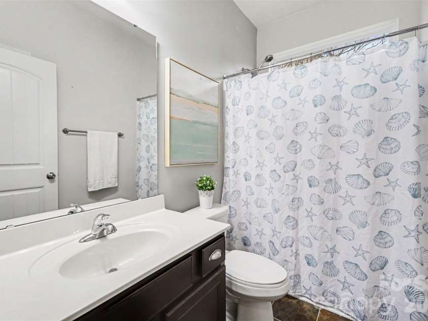 8708 Artesa Mill Lane, Charlotte, NC 28214.  MLS# CAR4352458, YatesRealty ID 5597. 