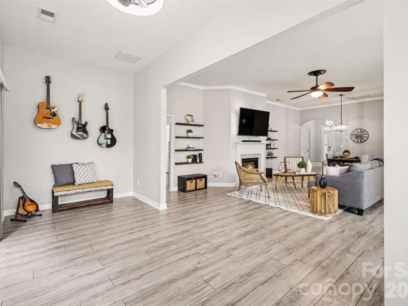 8708 Artesa Mill Lane, Charlotte, NC 28214.  MLS# CAR4352458, YatesRealty ID 5597. 