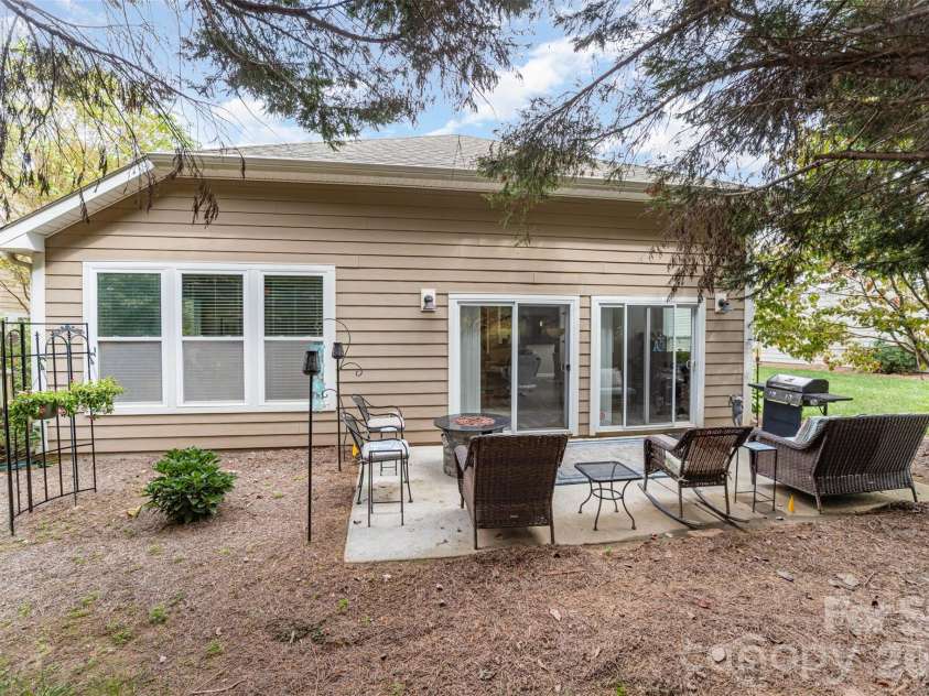 8708 Artesa Mill Lane, Charlotte, NC 28214.  MLS# CAR4352458, YatesRealty ID 5597. 
