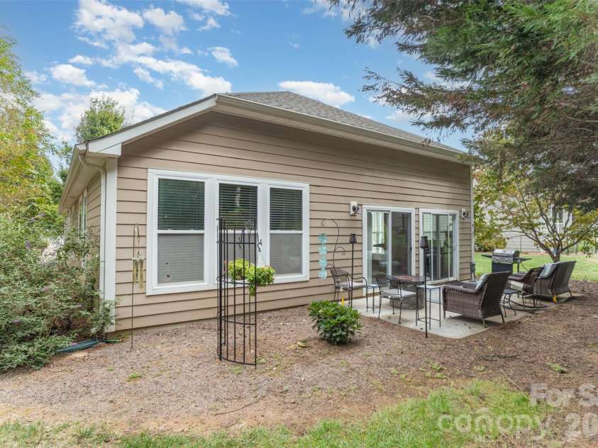 8708 Artesa Mill Lane, Charlotte, NC 28214.  MLS# CAR4352458, YatesRealty ID 5597. 