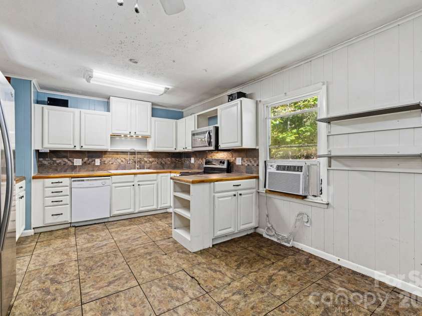 103 Early Deitz Road, Sylva, NC 28779.  MLS# CAR4432954, YatesRealty ID 55971. 