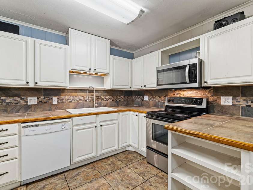 103 Early Deitz Road, Sylva, NC 28779.  MLS# CAR4432954, YatesRealty ID 55971. 