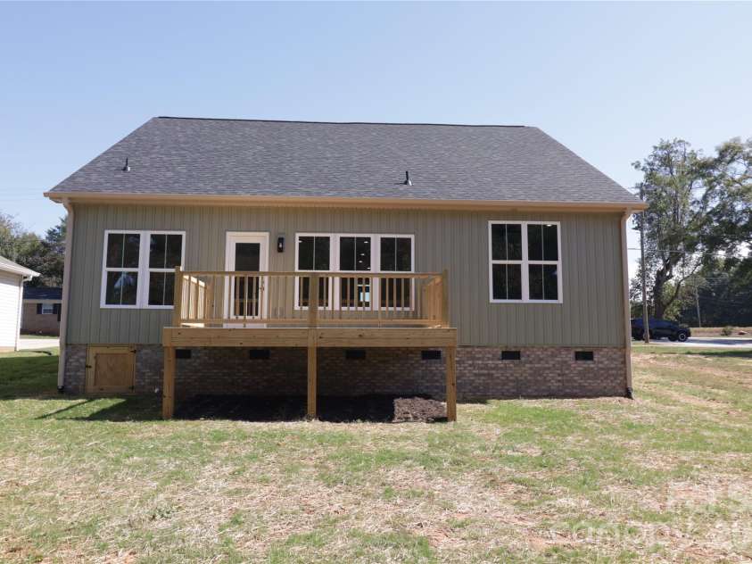 103 Hillcrest Street, Shelby, NC 28152.  MLS# CAR4432427, YatesRealty ID 55974. 