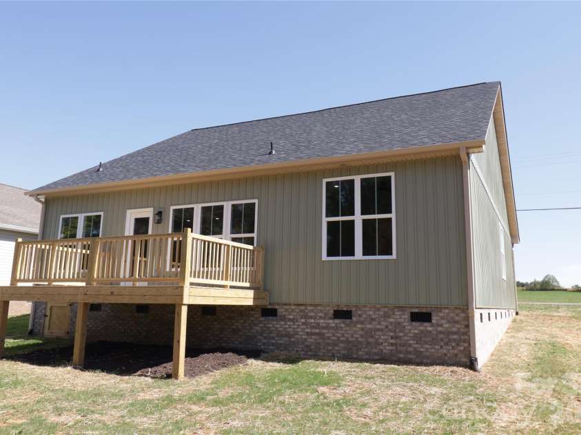 103 Hillcrest Street, Shelby, NC 28152.  MLS# CAR4432427, YatesRealty ID 55974. 