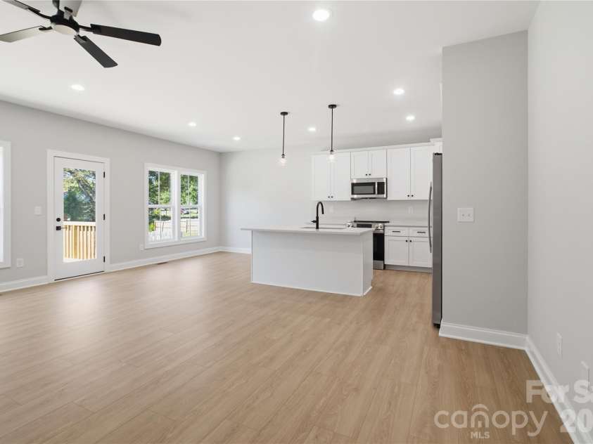 103 Hillcrest Street, Shelby, NC 28152.  MLS# CAR4432427, YatesRealty ID 55974. 