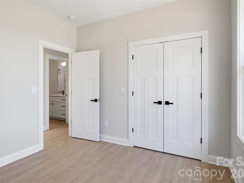 103 Hillcrest Street, Shelby, NC 28152.  MLS# CAR4432427, YatesRealty ID 55974. 