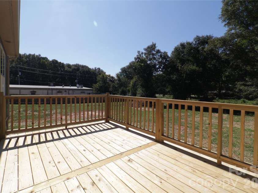 103 Hillcrest Street, Shelby, NC 28152.  MLS# CAR4432427, YatesRealty ID 55974. 