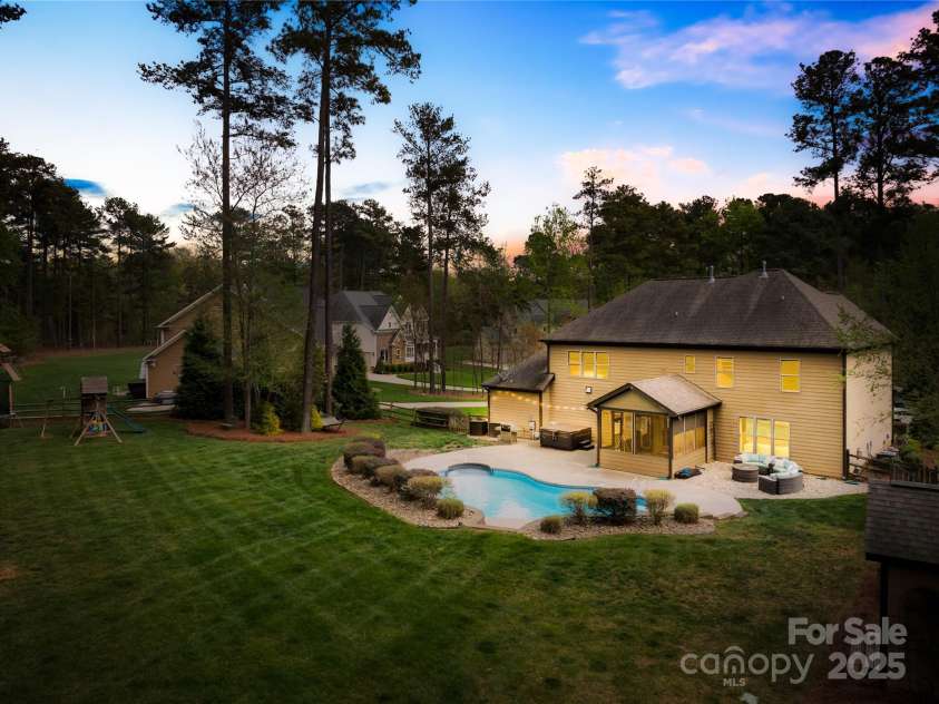 113 Sandy Cove Court, Mooresville, NC 28117.  MLS# CAR4228954, YatesRealty ID 5598. 