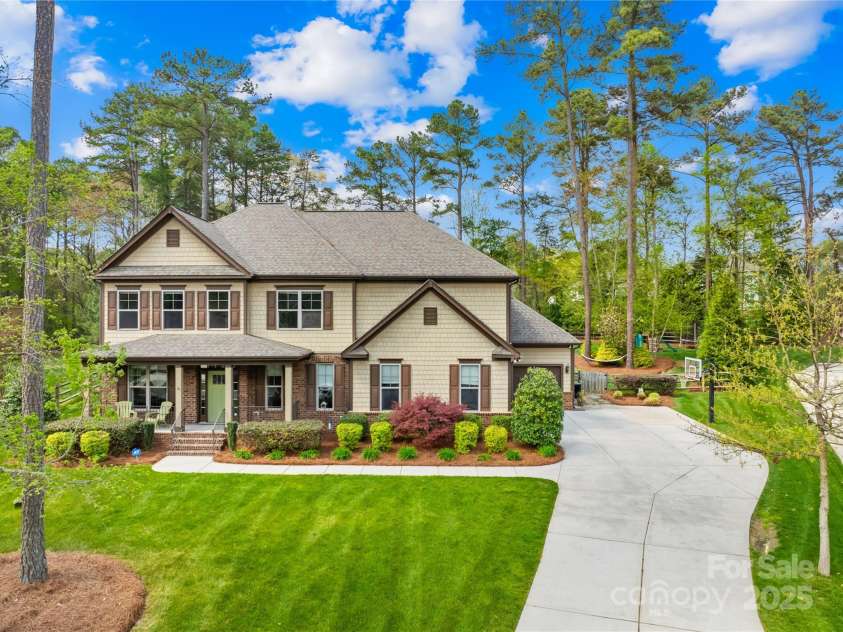 113 Sandy Cove Court, Mooresville, NC 28117.  MLS# CAR4228954, YatesRealty ID 5598. 